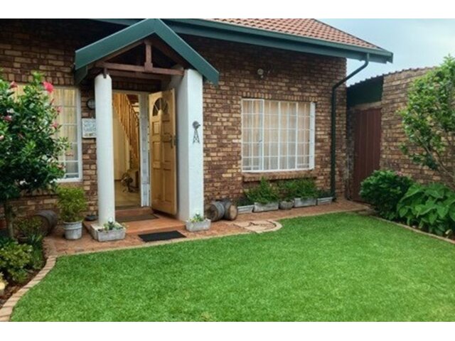  40 Mimosa Park Mimosa Street, Clubview,  Centurion 